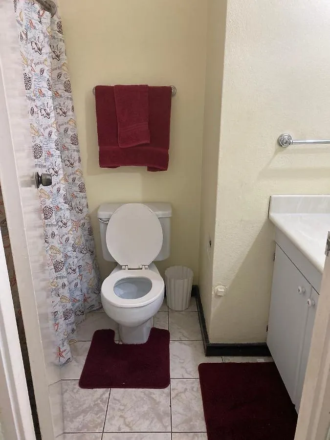 Finest Accommodation Renfrew Place 4-12 Renfrew Rd 2 Bedroom 2 Bat Apt # 15 New Kinston Jamaica Kingston