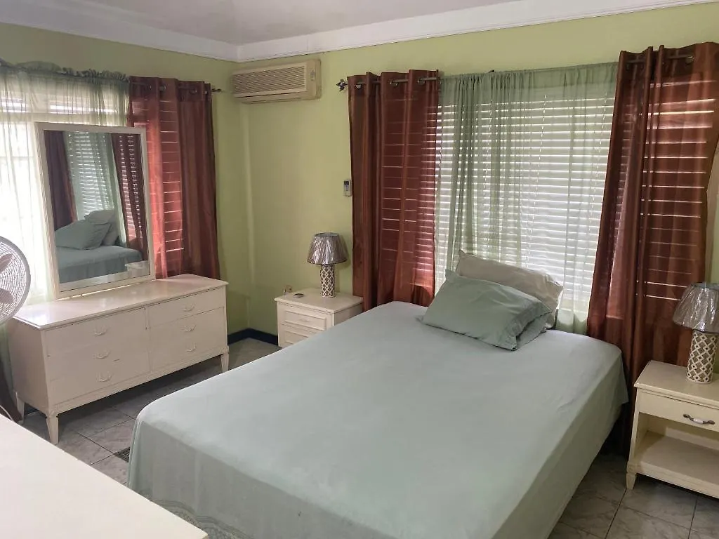 Apartment Finest Accommodation Renfrew Place 4-12 Renfrew Rd 2 Bedroom 2 Bat Apt # 15 New Kinston Jamaica Kingston