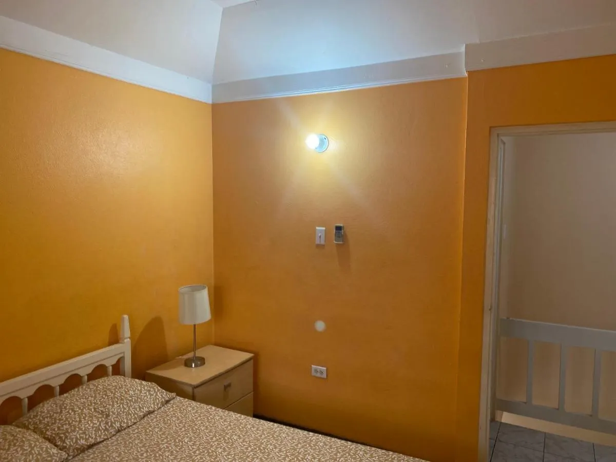 Apartment Finest Accommodation Renfrew Place 4-12 Renfrew Rd 2 Bedroom 2 Bat Apt # 15 New Kinston Jamaica Kingston Jamaica